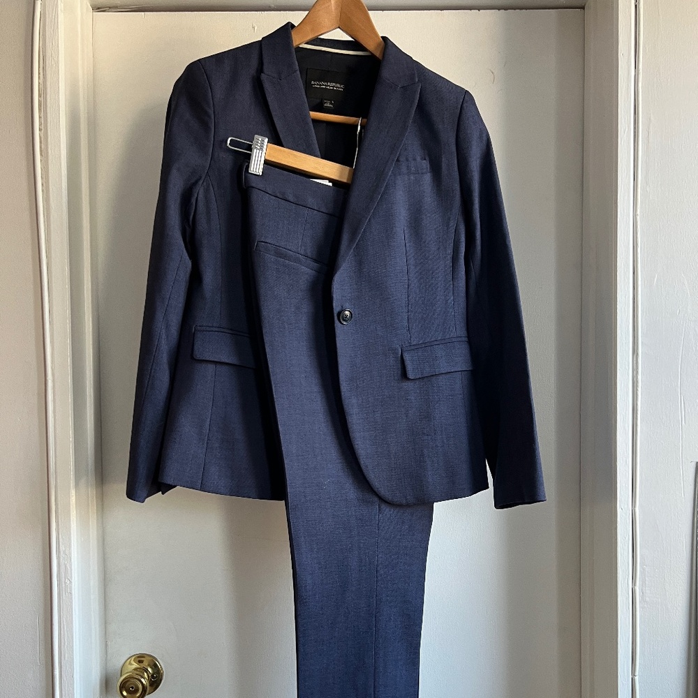 Banana Republic navy wool 2 pieces suit